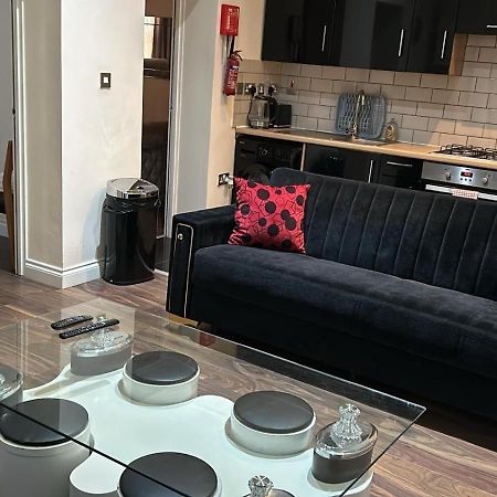 Luxurious 2 Bed Apartment Bedford Esterno foto