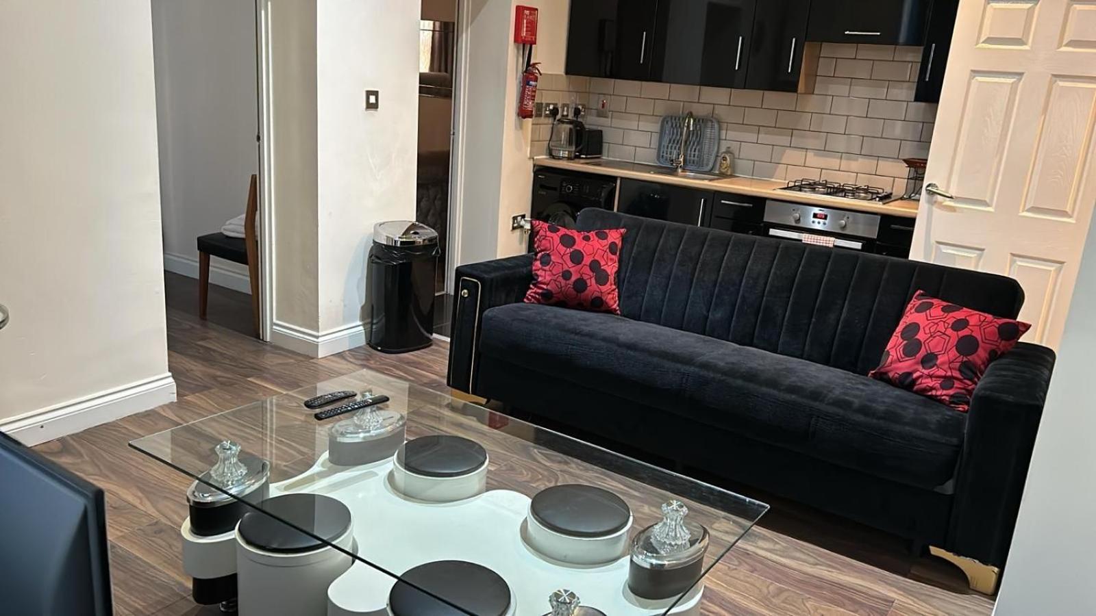 Luxurious 2 Bed Apartment Bedford Esterno foto