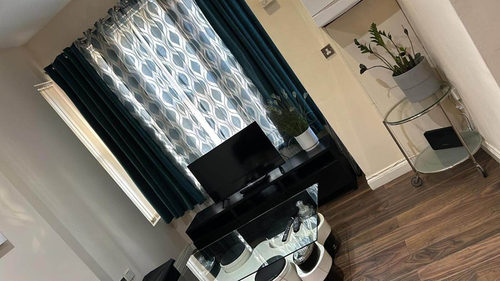 Luxurious 2 Bed Apartment Bedford Esterno foto